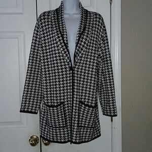 Lauren Michelle houndstooth single button closure cardigan with pockets  Sz L